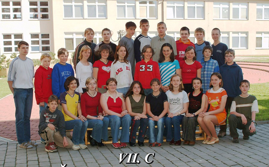FOTOGALERIE TŘÍD - 2003/2004