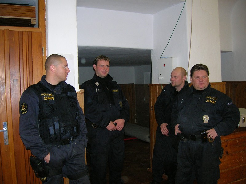 Cizinecká policie v družině