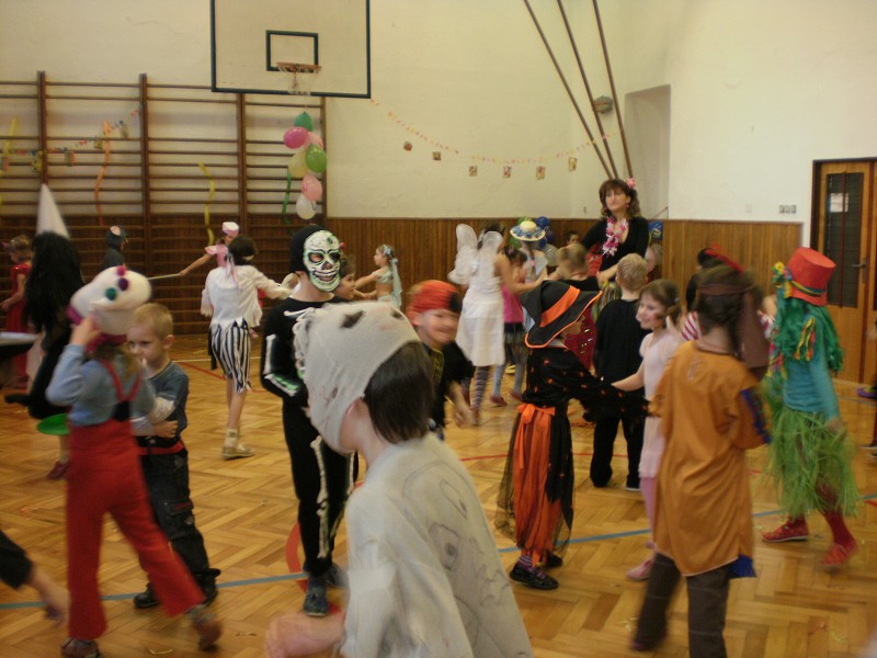 Maškarní karneval v družině 2011