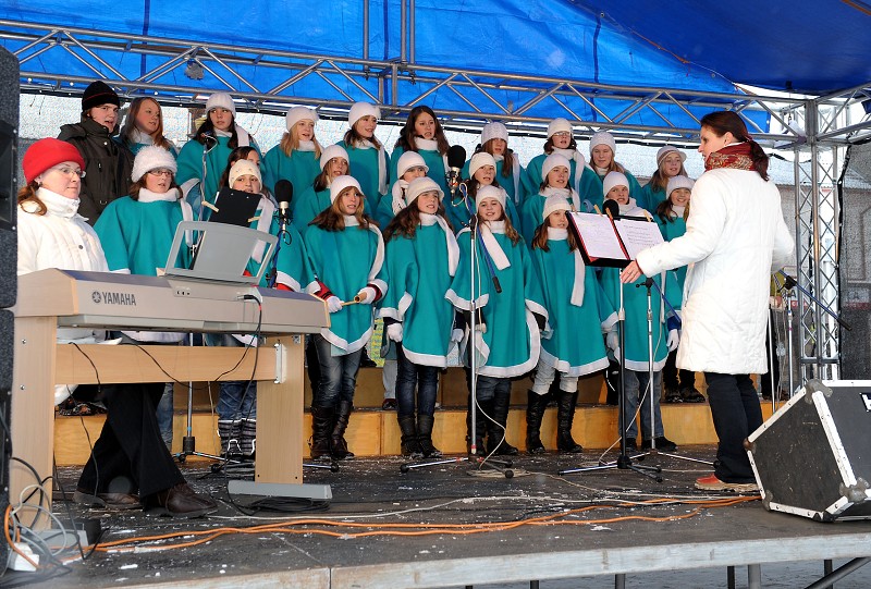 Vánoční zpívání na přeštickém náměstí