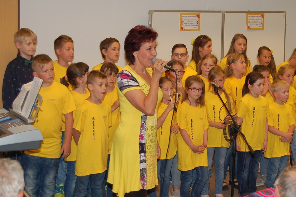 Kluci a holky z naší školky? …a skřivánci